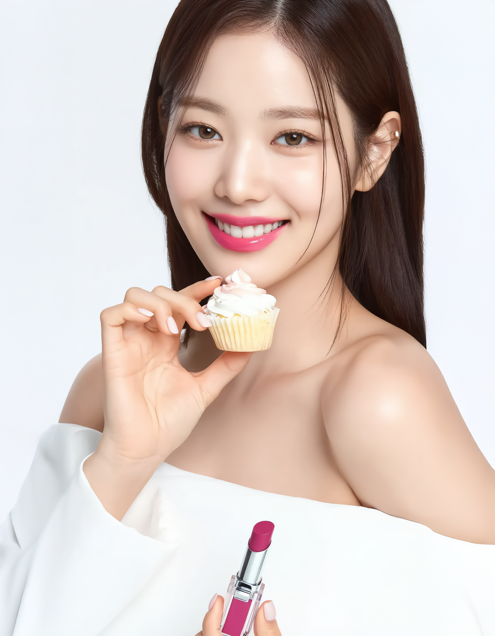9x16_A_smiling__beautiful__celebrity_ (1)